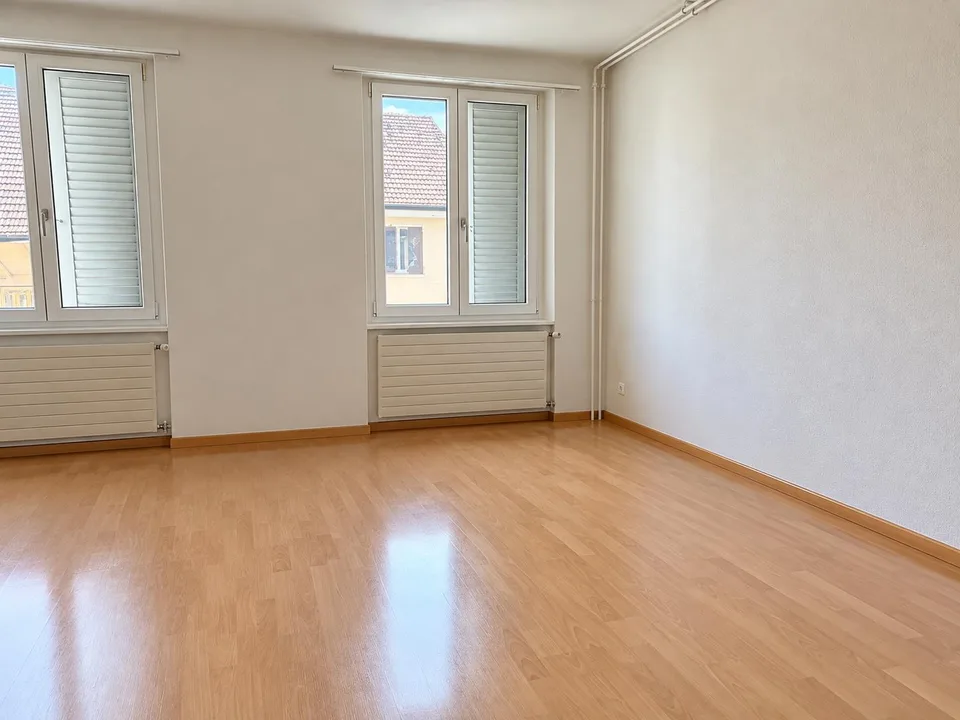 3-Zimmerwohnung an zentraler Lage mit grossem Balkon – Foto 4 von 7