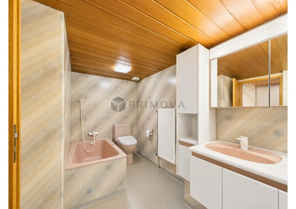Molto spazio per vivere e sentirsi bene - Affascinante casa a schiera di 5,5 locali – foto 10 di 15