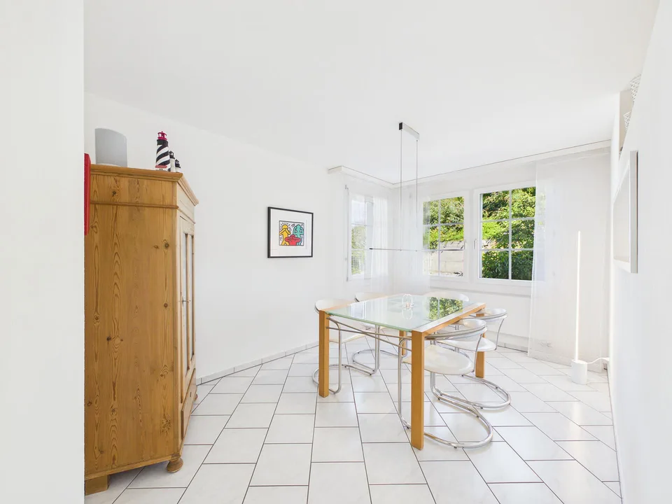 6.5 Zi-Eckhaus mit schönem Garten, Cheminée und Terrassen in Toplage – photo 7 sur 8