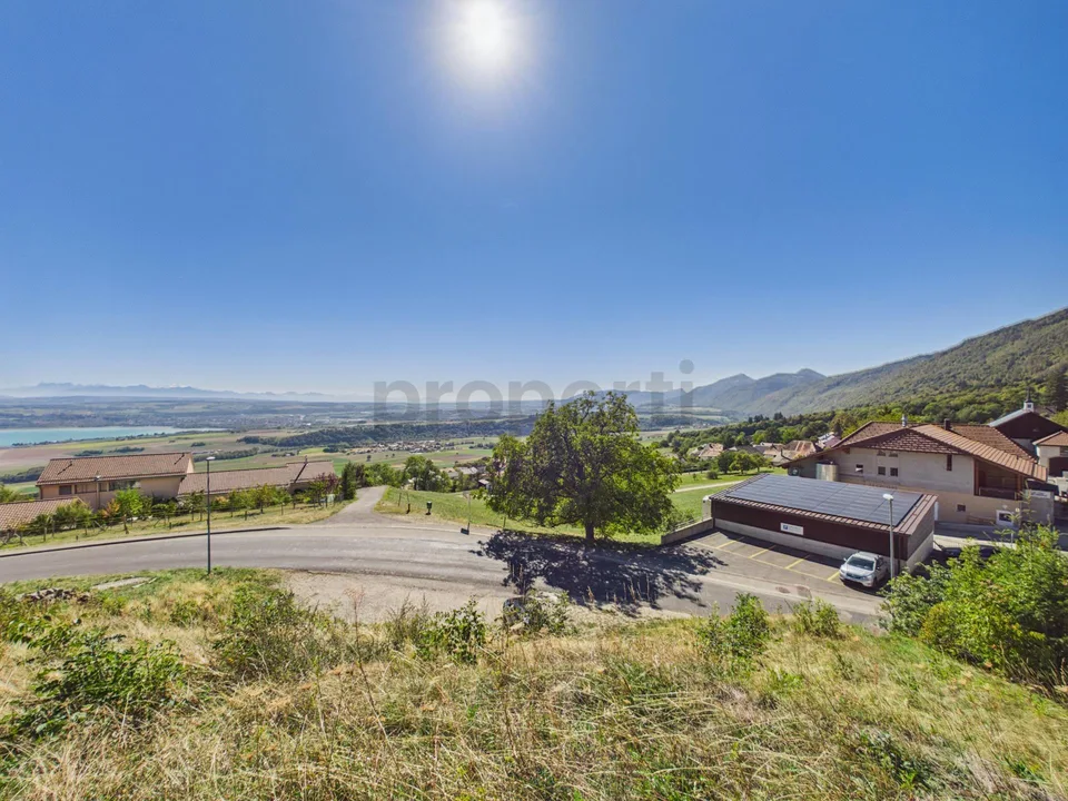 Terrain constructible de 901 m² au centre du village, Projet autori... – photo 5 sur 6