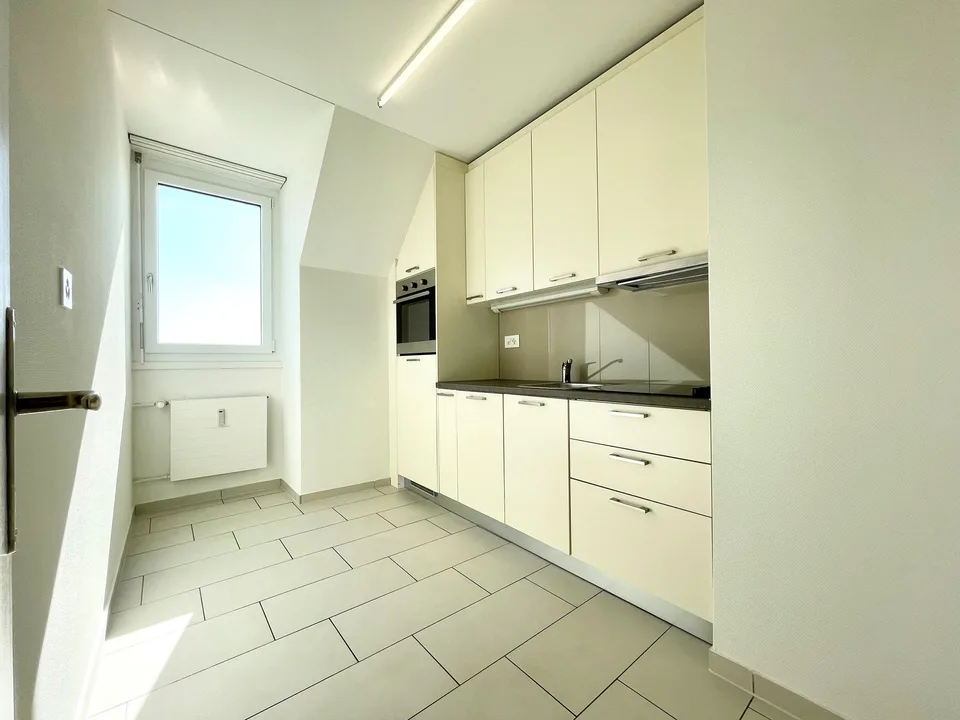 Aussicht über Basel! Moderne 2.5-Zimmer-Maisonette-Dachwohnung 80m2 – photo 7 sur 13