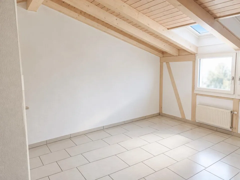 Charmante 2-Zimmer-Dachwohnung an ruhiger Lage in Luzern – Foto 2 von 4