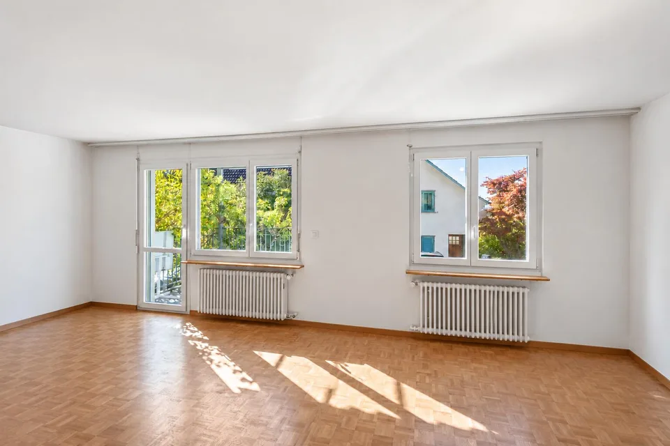 CHARMANTE DOPPELHAUSHÄLFTE MIT SONNENBALKON UND KLEINEM GARTEN – Foto 2 von 27