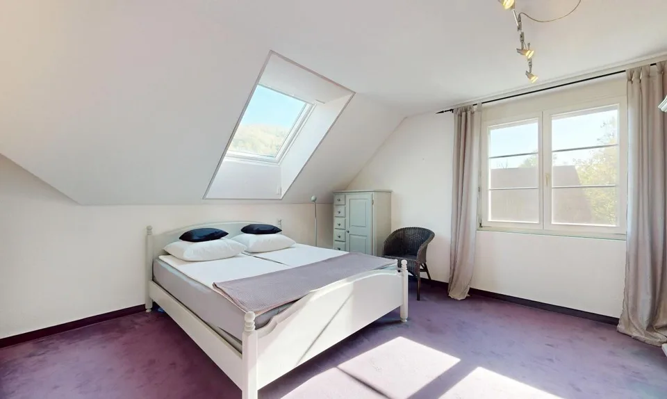 Lichtdurchflutete 5.5-Zimmer-Maisonette mit Galerie und Balkon – photo 9 sur 11