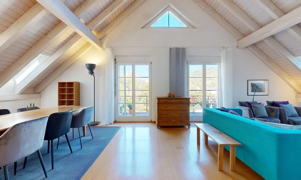 Lichtdurchflutete 5.5-Zimmer-Maisonette mit Galerie und Balkon – photo 4 sur 11