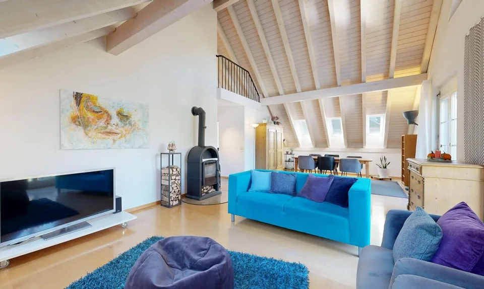 Lichtdurchflutete 5.5-Zimmer-Maisonette mit Galerie und Balkon – photo 3 sur 11