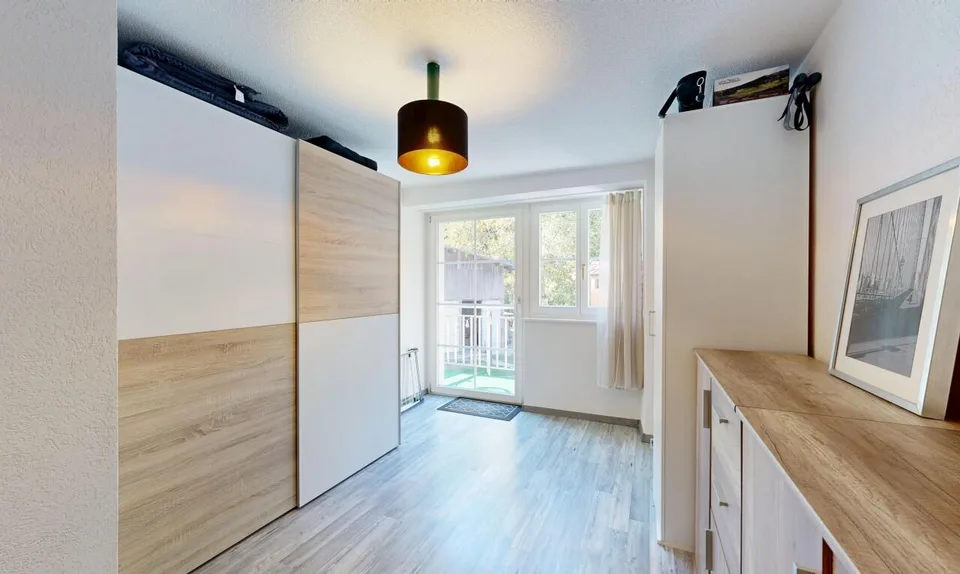 Charmante 4.5-Zimmer-Erdgeschosswohnung mit historischem Kachelofen – photo 9 sur 11