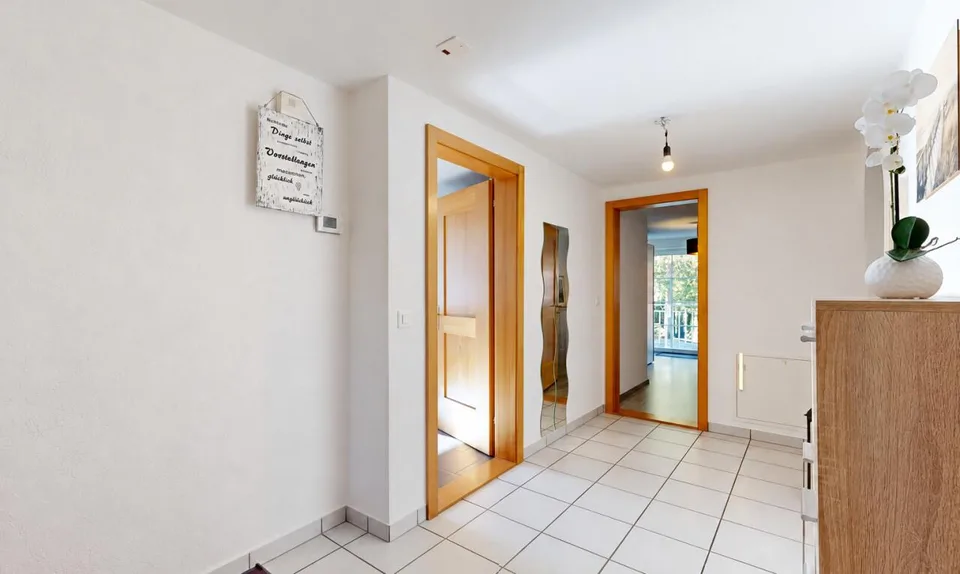 Charmante 4.5-Zimmer-Erdgeschosswohnung mit historischem Kachelofen – photo 7 sur 11