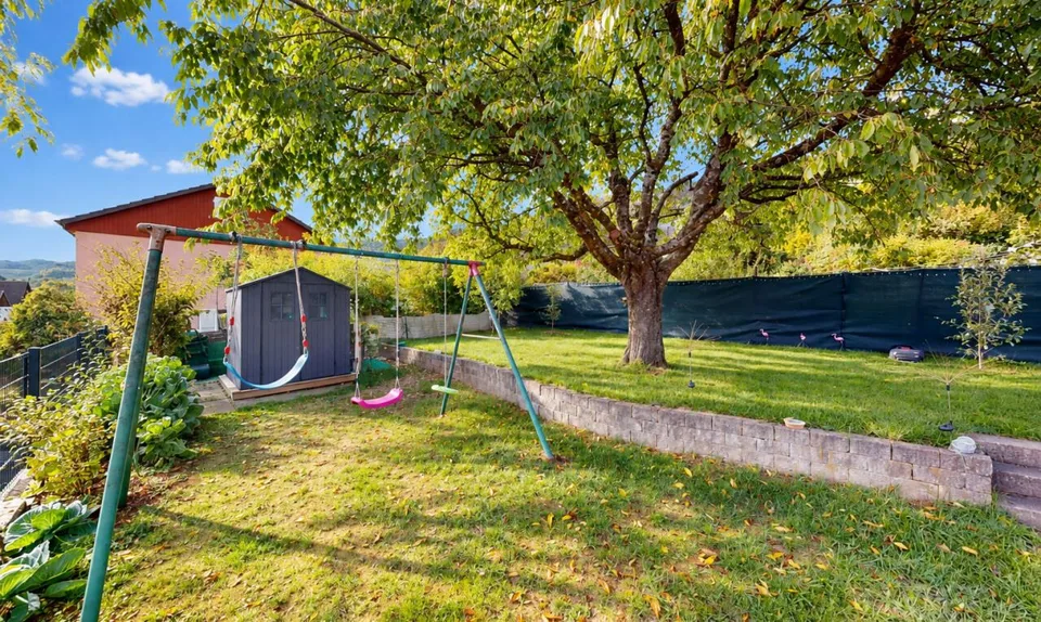 5.5-Zimmer-Reiheneckhaus mit grosszügigem Garten und Weitblick – photo 2 sur 11