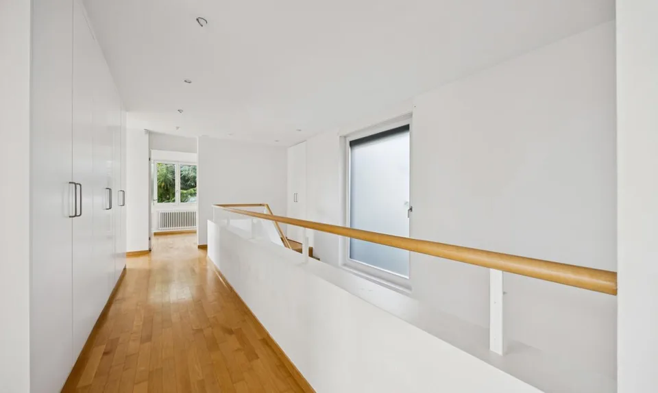 Exklusives 8.5-Zimmer-Einfamilienhaus im Quartier "In der Looren" – photo 5 sur 11