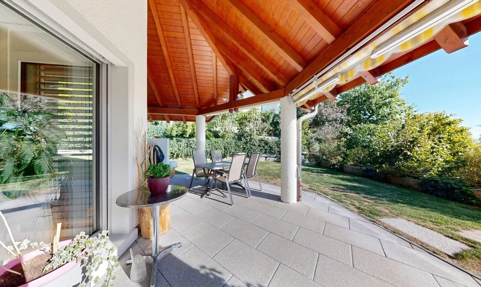 Exklusives 6,5-Zimmer-EFH mit Swimmingpool & traumhafter Gartenanlage – Foto 8 von 11