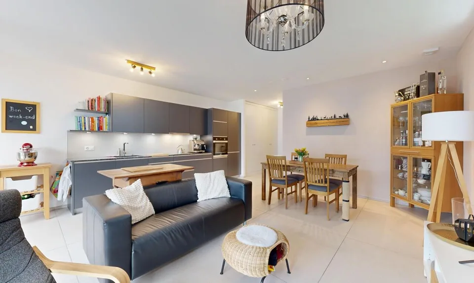Superbe appartement de 3.5 pièces avec spacieuse terrasse et jardin – photo 2 sur 11