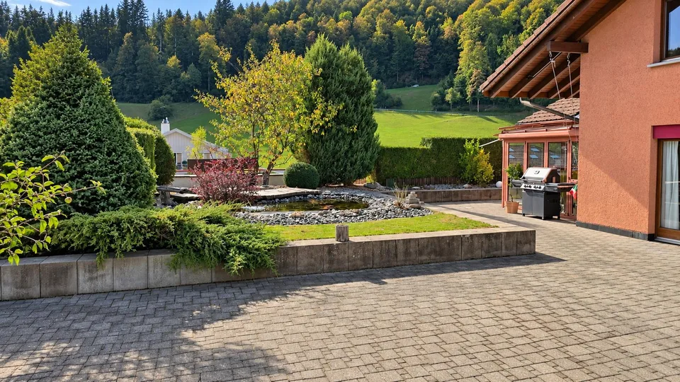 Grosszügiges 7-Zimmer-Einfamilienhaus mit Wintergarten und Terrasse – Foto 11 von 14