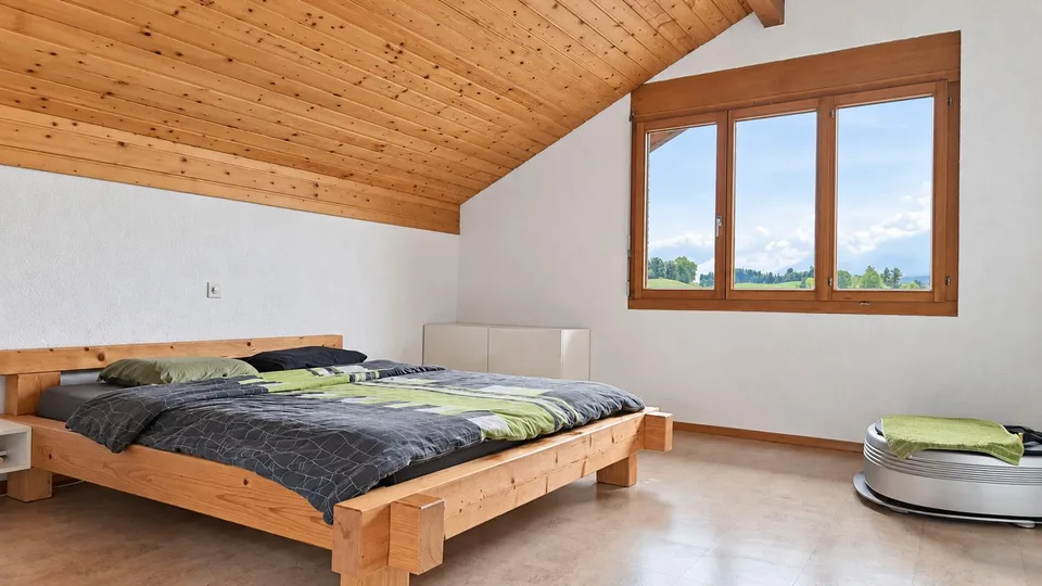 Grosszügiges 7-Zimmer-Einfamilienhaus mit Wintergarten und Terrasse – Foto 9 von 14