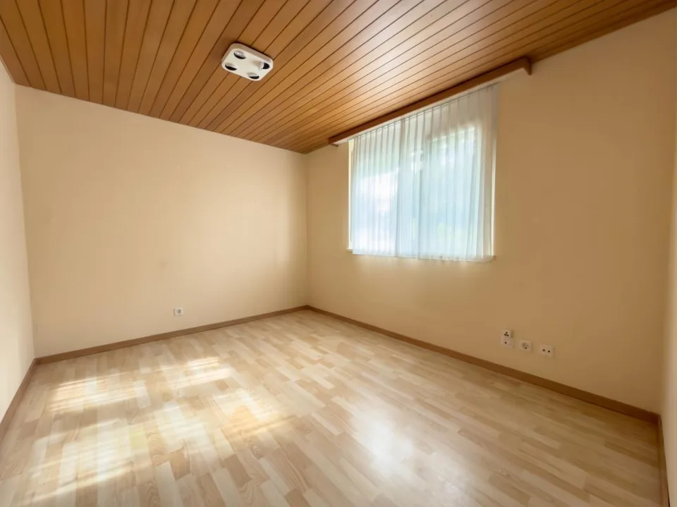 Maison unifamiliale de 6,5 pièces avec oasis parentale et espace pour toute la famille à Erlinsbach AG – photo 9 sur 26