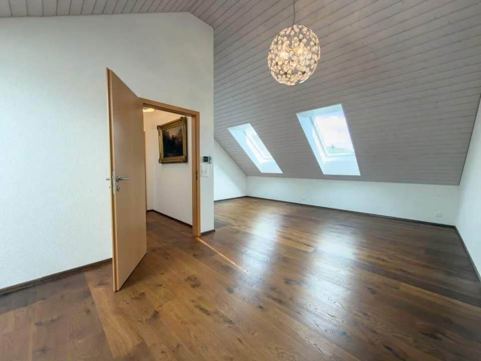 Maison unifamiliale de 6,5 pièces avec oasis parentale et espace pour toute la famille à Erlinsbach AG – photo 16 sur 26