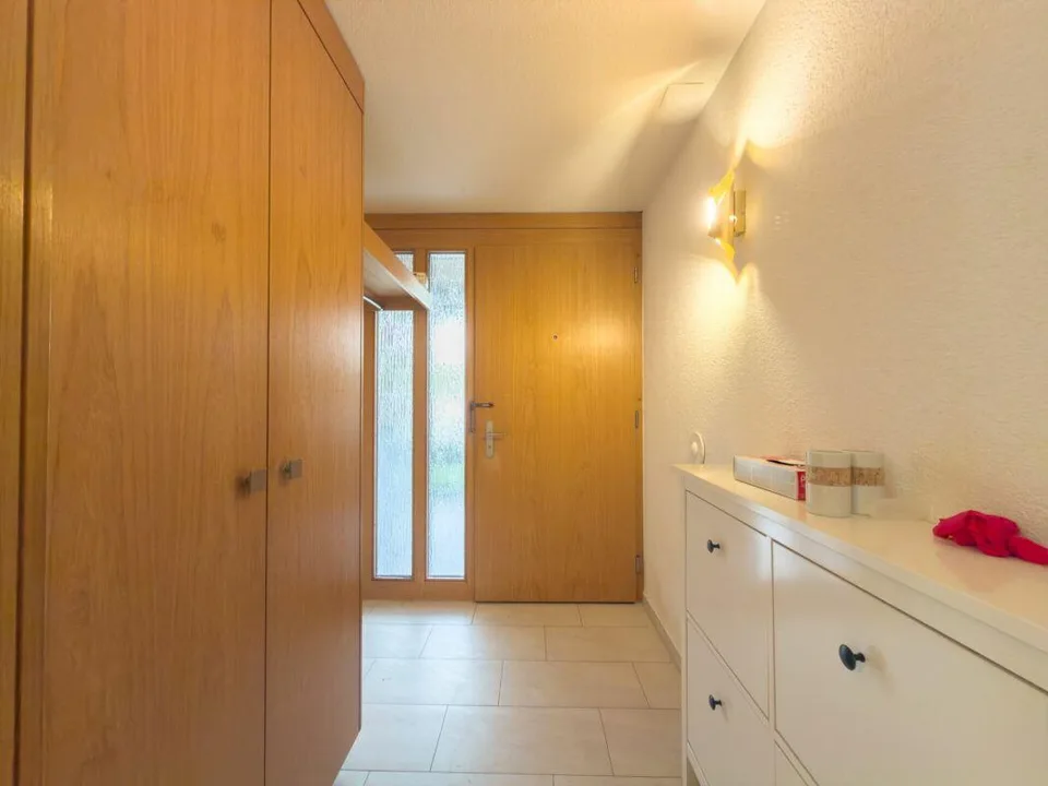 Maison unifamiliale de 6,5 pièces avec oasis parentale et espace pour toute la famille à Erlinsbach AG – photo 3 sur 26