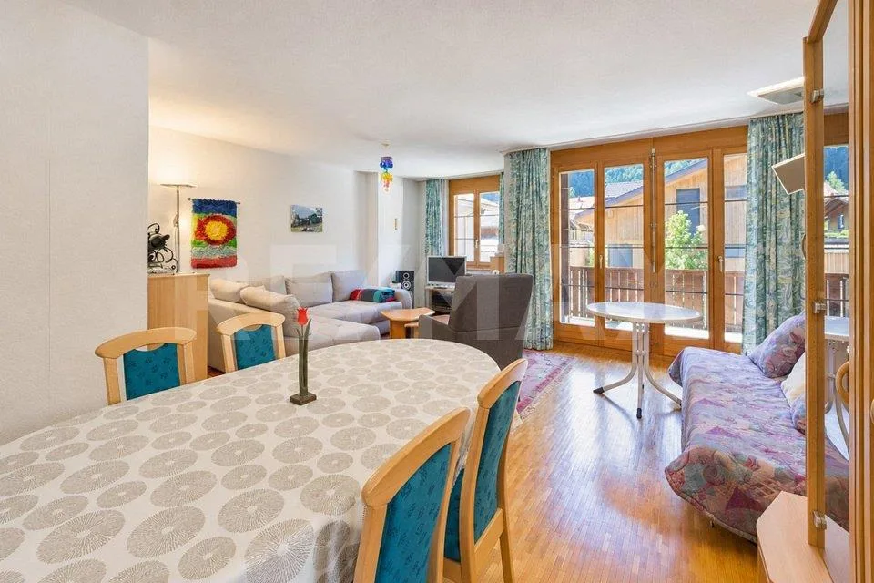 Einladende 4.5-Zimmer-Wohnung mit viel Wohnkomfort in Wilderswil – photo 2 of 12