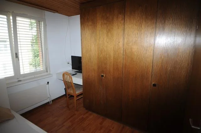 Zimmer mit gemeinsamen Bad und Küche – Foto 2 von 5