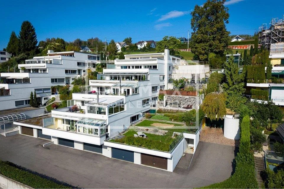 Exklusive 6.5-Zimmer-Terrassen-Wohnung mit herrlicher Aussicht und ... – Foto 4 von 13