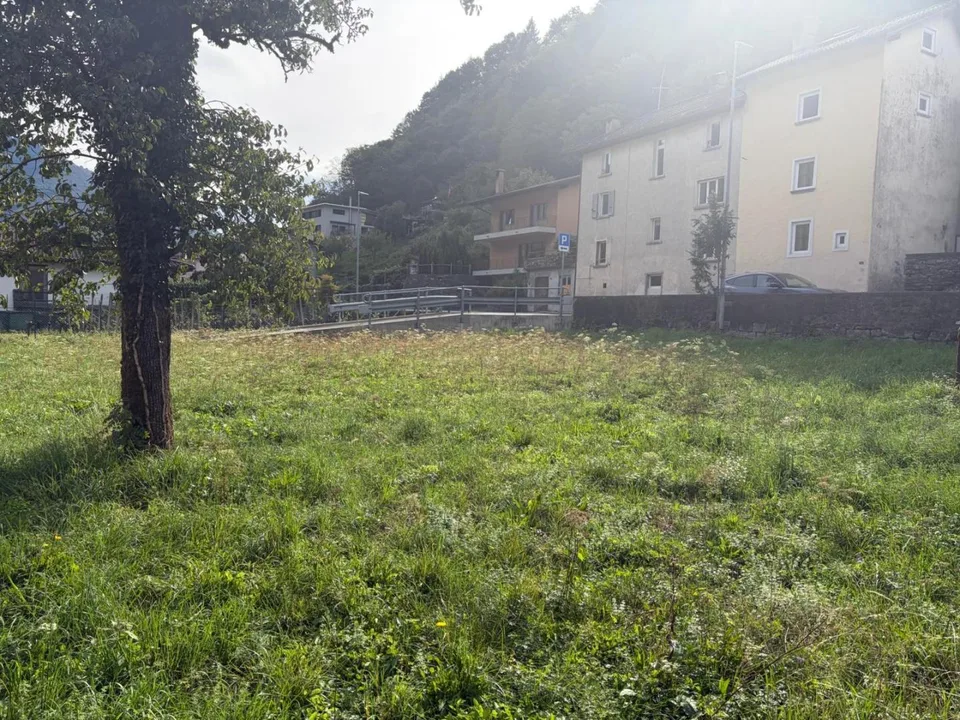 Terreno edificabile di 583 m2 con rustico da riattare / Bauland von... – photo 3 of 14