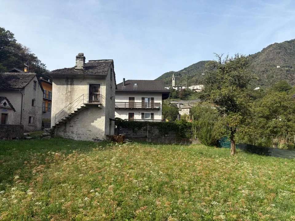 Terreno edificabile di 583 m2 con rustico da riattare / Bauland von... – photo 7 of 14