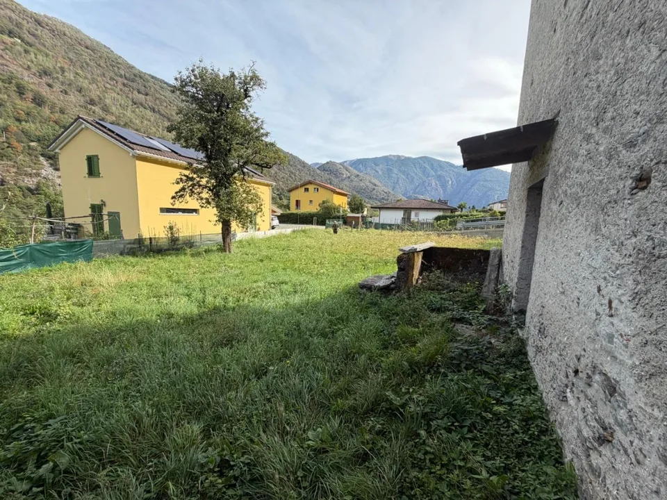 Terreno edificabile di 583 m2 con rustico da riattare / Bauland von... – photo 6 of 14