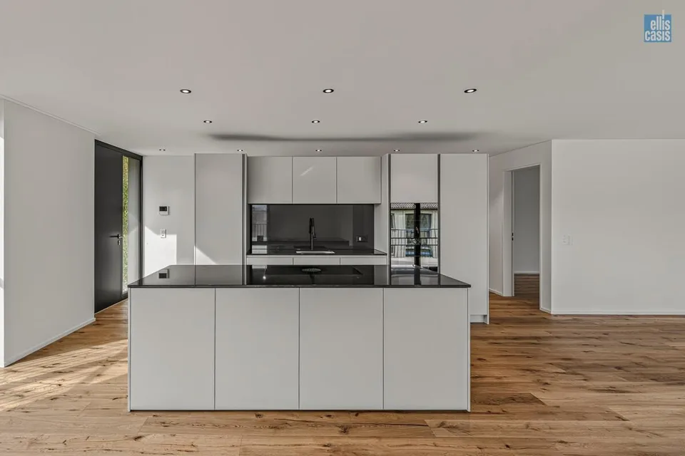 Neue 4,5-Zimmer-Terrassenwohnung mit grosszügigen Nebenräumen! – photo 6 sur 17