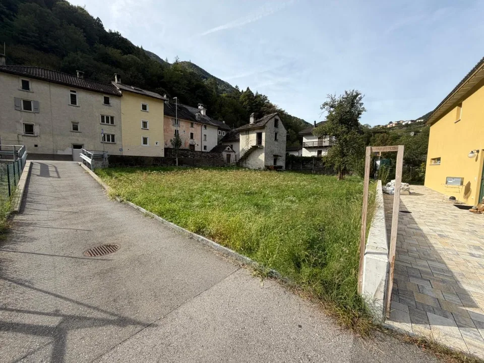 Rustico da riattare con terreno edificabile di 583 m2/ Rustico zum ... – photo 4 of 14
