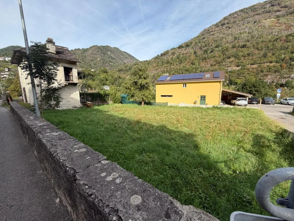 Rustico da riattare con terreno edificabile di 583 m2/ Rustico zum ... – photo 5 of 14