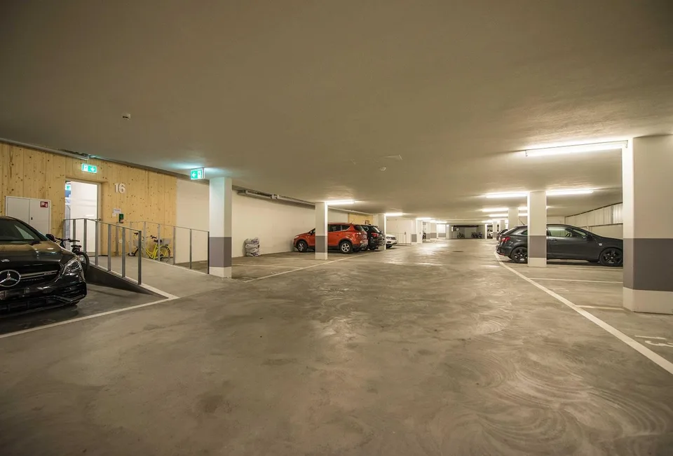Benötigen Sie noch einen Platz für Ihr Motorrad? Dann sind Sie hier... – Foto 2 von 2