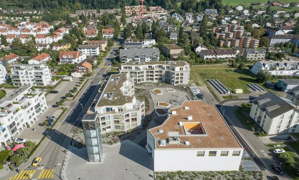 Einstellhallenplätze neben dem Bahnhof Bonstetten zu verkaufen – photo 2 of 2
