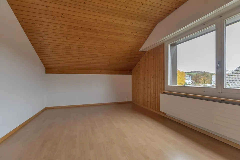 grosszügige Dachwohnung – photo 6 of 8
