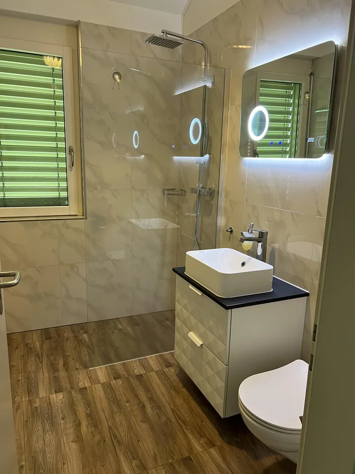 Freistehendes 5.5-Zimmer-Einfamilienhaus mit Seesicht & 3 Parkplätzen – Foto 15 von 31