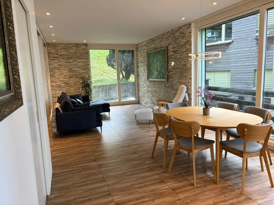 Freistehendes 5.5-Zimmer-Einfamilienhaus mit Seesicht & 3 Parkplätzen – Foto 14 von 31
