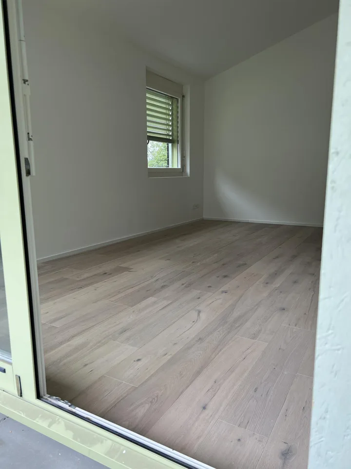 Freistehendes 5.5-Zimmer-Einfamilienhaus mit Seesicht & 3 Parkplätzen – Foto 21 von 31