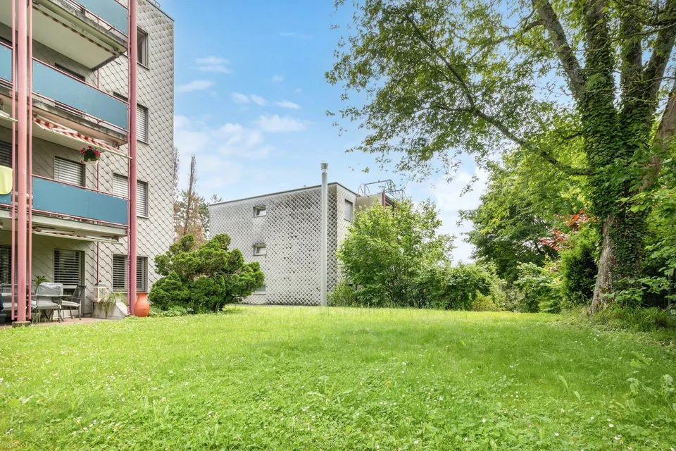 Spacious 3.5-room apartment in a green area – photo 2 of 9