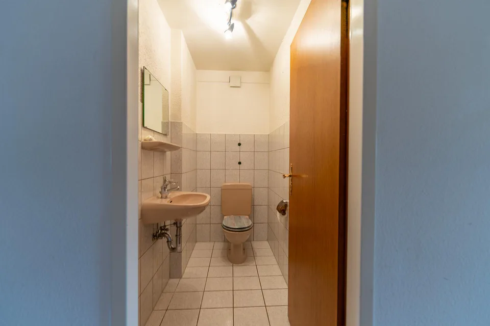 Gemütliche und grosszügige 4-Zimmer-Dach-Maisonettewohnung in Riehen – Foto 5 von 9