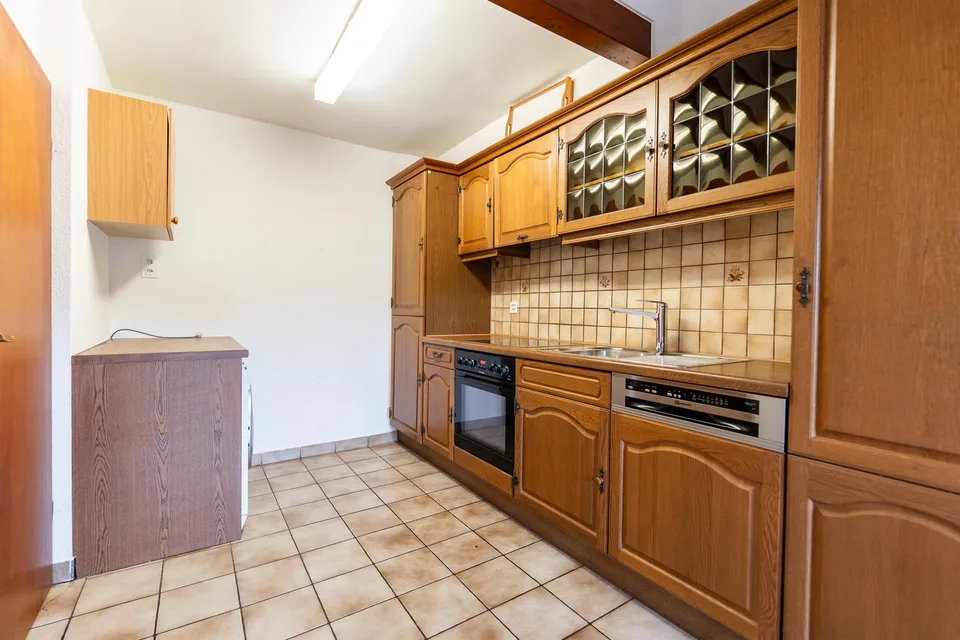 Gemütliche und grosszügige 4-Zimmer-Dach-Maisonettewohnung in Riehen – Foto 4 von 9