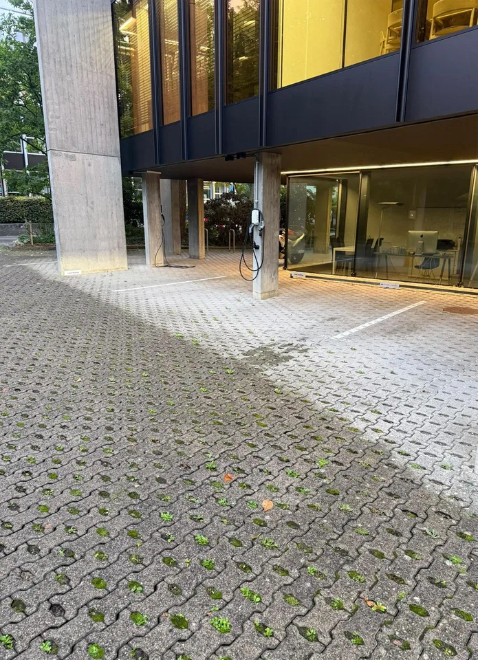 Parking space in central location in Zurich-Seefeld – photo 3 of 3