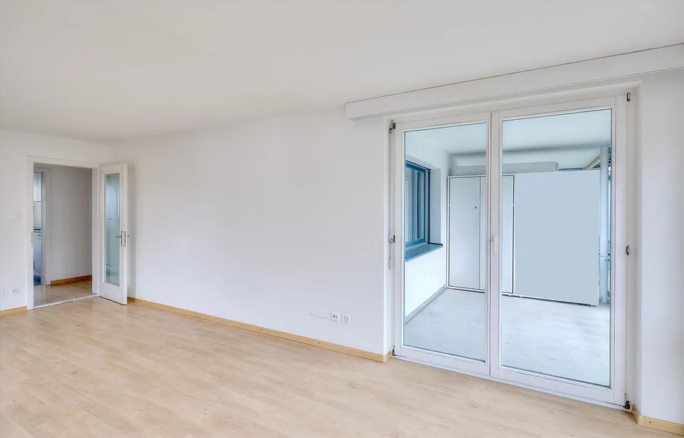 Bright, modern living guaranteed! – photo 7 of 10