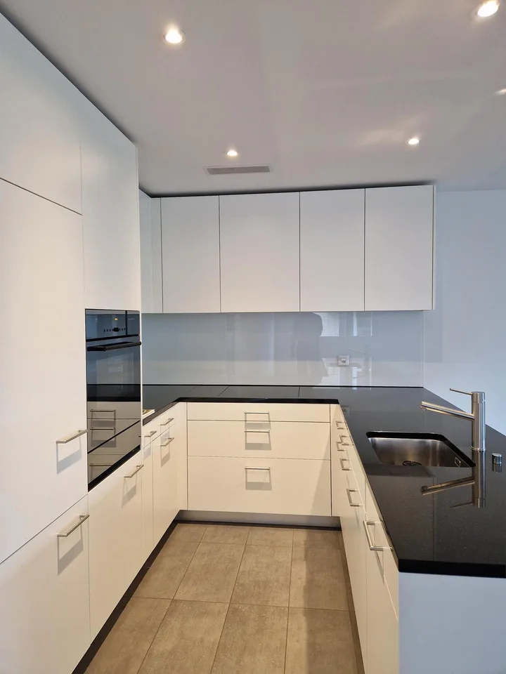 Ruhige, moderne und zentral gelegene helle Wohnung – Foto 3 von 15