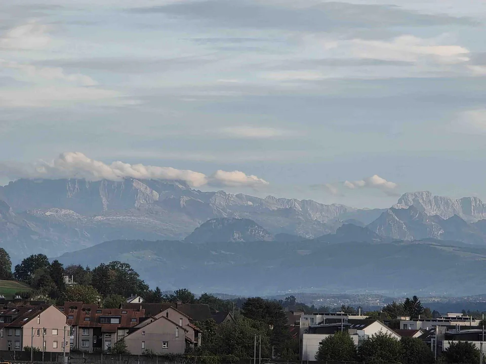 Wohnen auf Eigentumsniveau – mit Blick auf die Glarner Alpen – photo 3 sur 9
