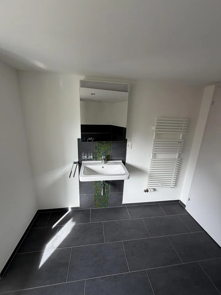 Charmantes 5.5-Zimmer-Reihenhaus in Ennenda – photo 13 of 18