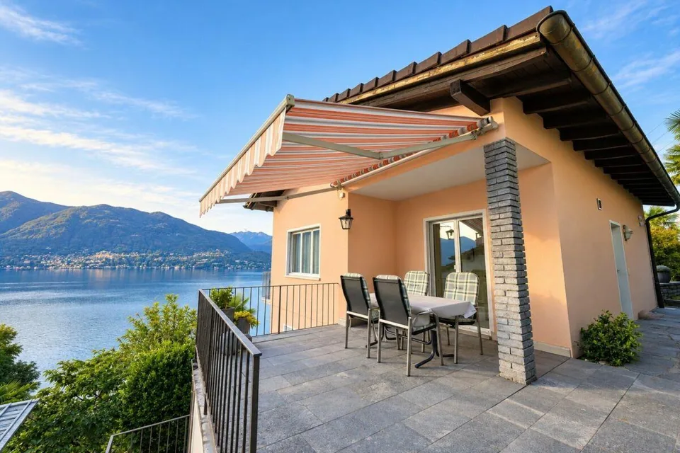 Two-family house with spectacular lake view – photo 8 of 9