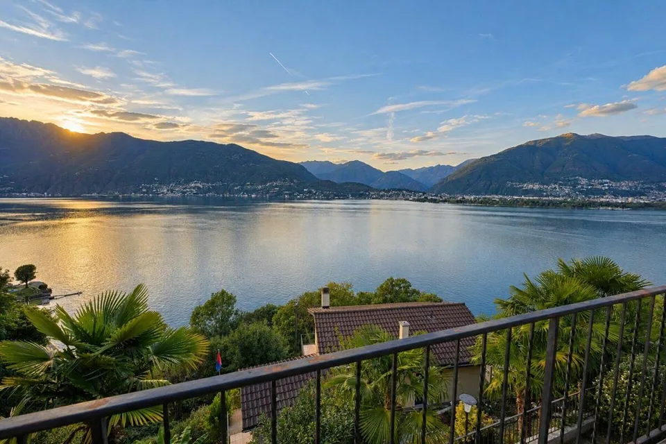 Two-family house with spectacular lake view – photo 9 of 9