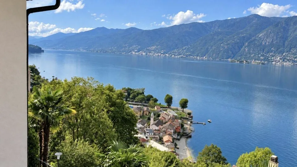 Two-family house with spectacular lake view – photo 4 of 9