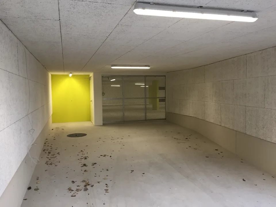 Einstellhallenplatz – photo 2 of 2