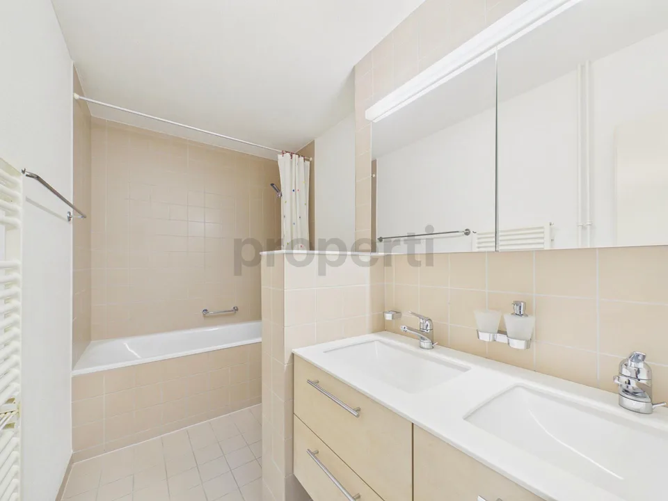 Dreamy view, private balcony & generous space offer in the canton of Zug! – photo 13 of 17