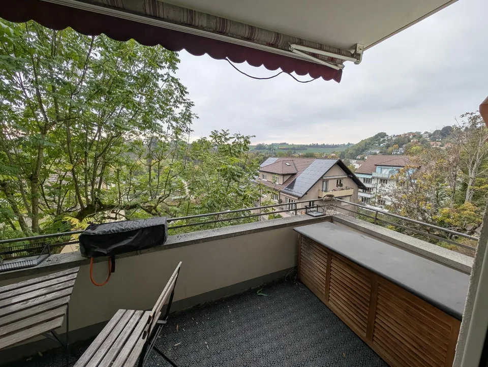 Charmante 2-Zimmer-Wohnung mit Balkon und herrlicher Aussicht – photo 5 of 9